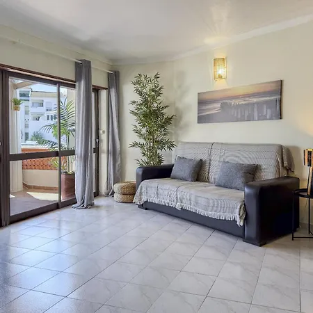 Apartment #411 Sunny 1br Near The Albufeira