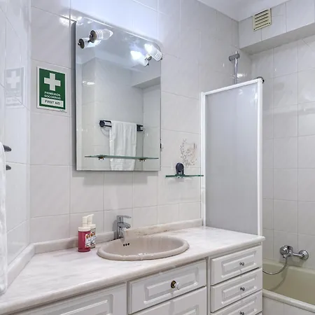 Apartment #411 Sunny 1br Near The