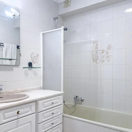 #411 Sunny 1br Near The Apartment