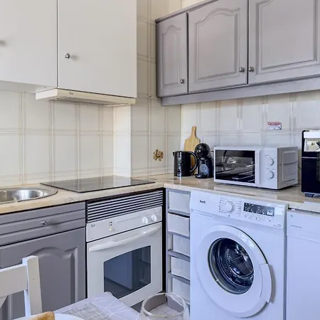 #411 Sunny 1br Near The * Albufeira